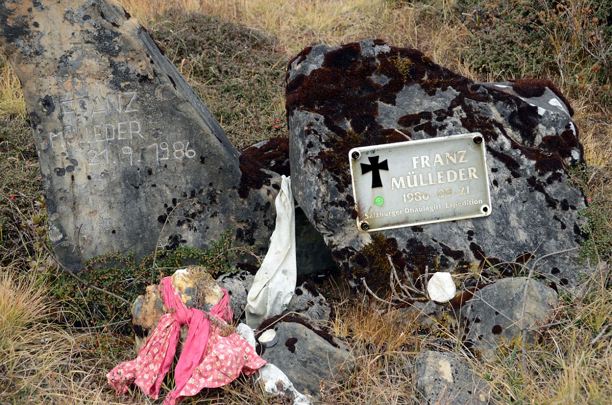 25 Memorial To Franz Mulleder At Italy Base Camp 3625m Around Dhaulagiri 